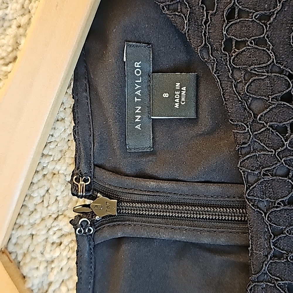 EUC Lined Lace LBD size 8 - Picture 12 of 12